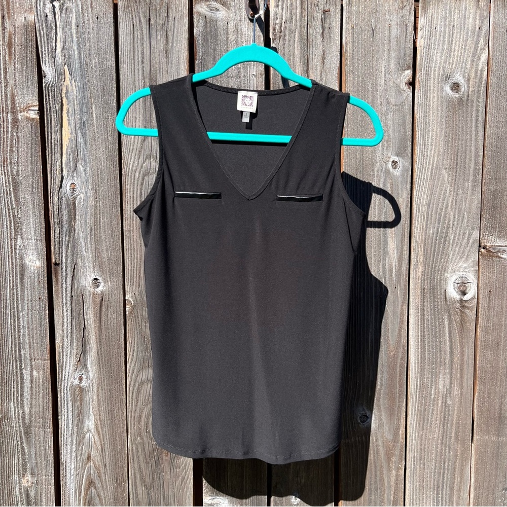 Anne Klein v-neck black sleeveless top size small